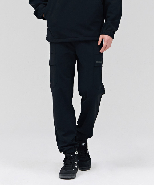 CHASECULT（チェイスカルト）の「男性トリコット裏起毛カーゴジョガーパンツ-ブラック（スウェットパンツ・メンズ・ブラック・70/76/82/86）」の2枚目の写真