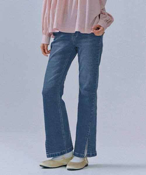 CHASECULT(チェイスカルト)の「女性Mトーン裾スリットブーツカットデニムパンツ-CERG2365B0N(デニムパンツ・レディース・ブルー・67/70/74/76)」の3枚目の写真