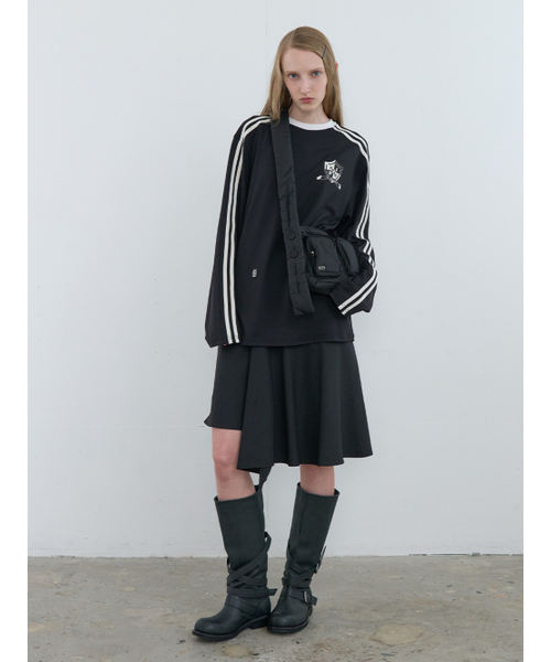 Kijun（キジュン）の「Football Long Sleeve T-Shirt UNISEX Black（Tシャツ/カットソー・レディース・その他・SMALL/MEDIUM/LARGE）」の4枚目の写真