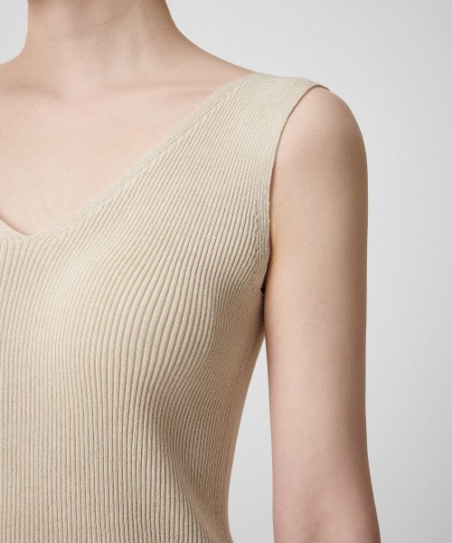 MUSINSA STANDARD WOMAN（ムシンサスタンダードウーマン）の「ウィメンズリブドVネックニットスリーブレストップ[ライトベージュ]（ニット/セーター・レディース・その他・SMALL/MEDIUM/LARGE/X-SMALL）」の10枚目の写真