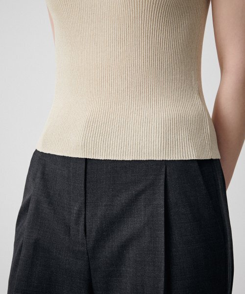 MUSINSA STANDARD WOMAN（ムシンサスタンダードウーマン）の「ウィメンズリブドVネックニットスリーブレストップ[ライトベージュ]（ニット/セーター・レディース・その他・SMALL/MEDIUM/LARGE/X-SMALL）」の11枚目の写真