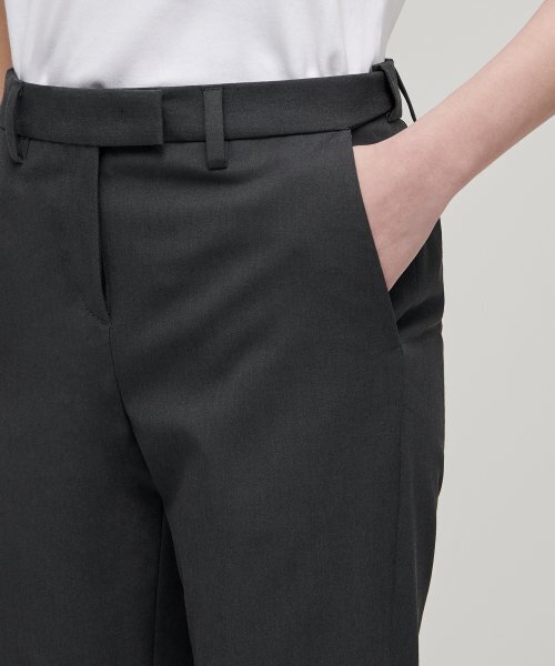MUSINSA STANDARD WOMAN（ムシンサスタンダードウーマン）の「レディーススリムストレート隠しバンディングスラックス[グレー]（スラックス・レディース・その他・24/25/26/27/28/29/30/31/32/34）」の4枚目の写真