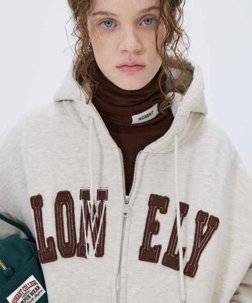 NOHANT（ノアン）の「LONELY/LOVELY CROP HOODIE ZIP-UP OATMEAL（パーカー・レディース・オートミール・SMALL/MEDIUM）」の4枚目の写真