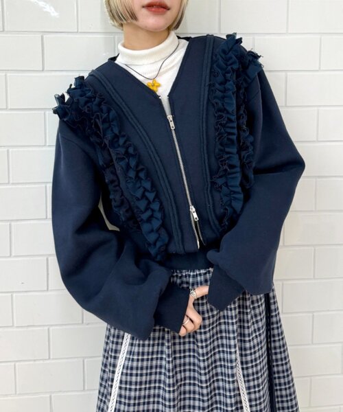 w closet（ダブルクローゼット）の「WZIPフリル起毛スウェット（パーカー・レディース・アイボリー/レッド/グレー/ネイビー・FREE）」の4枚目の写真