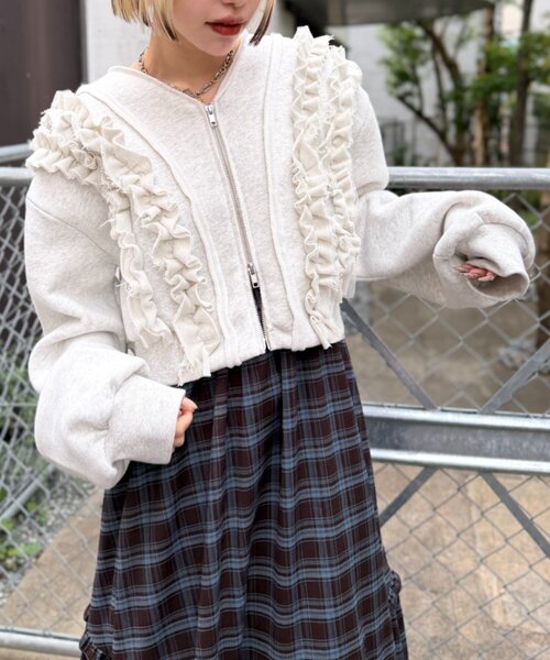 w closet（ダブルクローゼット）の「WZIPフリル起毛スウェット（パーカー・レディース・アイボリー/レッド/グレー/ネイビー・FREE）」の5枚目の写真