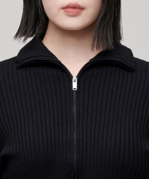 MUSINSA STANDARD WOMAN（ムシンサスタンダードウーマン）の「ウィメンズリブスリムハイネックニットジップアップ[ブラック]（カーディガン/ボレロ・レディース・その他・LARGE/MEDIUM/SMALL）」の6枚目の写真