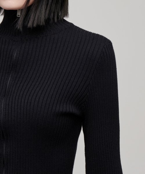 MUSINSA STANDARD WOMAN（ムシンサスタンダードウーマン）の「ウィメンズリブスリムハイネックニットジップアップ[ブラック]（カーディガン/ボレロ・レディース・その他・LARGE/MEDIUM/SMALL）」の7枚目の写真