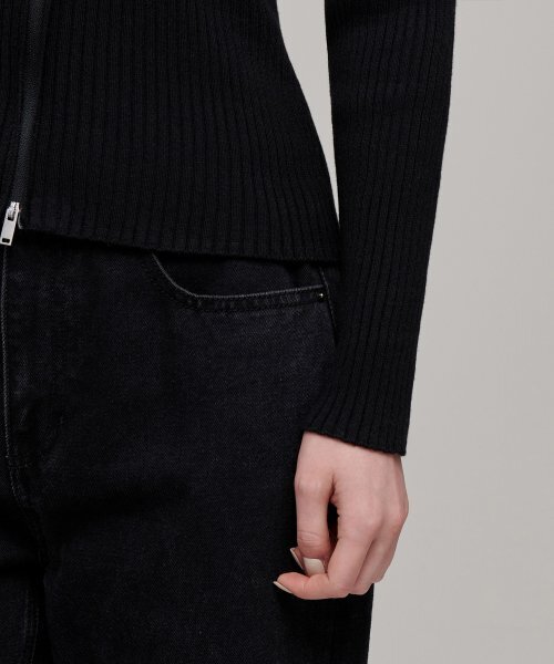 MUSINSA STANDARD WOMAN（ムシンサスタンダードウーマン）の「ウィメンズリブスリムハイネックニットジップアップ[ブラック]（カーディガン/ボレロ・レディース・その他・LARGE/MEDIUM/SMALL）」の8枚目の写真