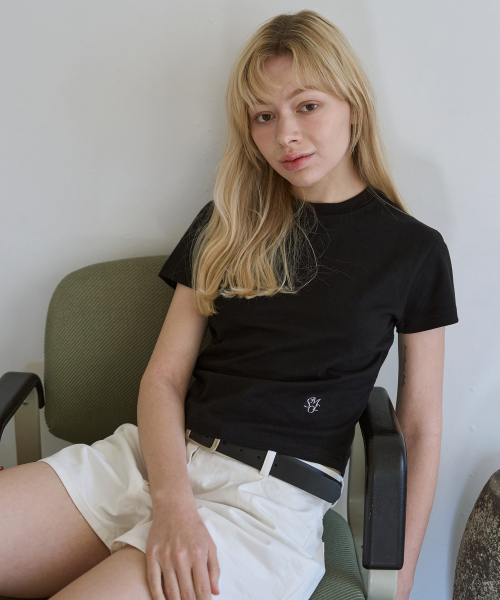 5OML(オーオーエムエル)の「ロゴ刺繍クロップTシャツ(4カラー)(Tシャツ/カットソー・レディース・ブラック/オートミール/ホワイト/ライトグレー・LARGE/MEDIUM)」の6枚目の写真