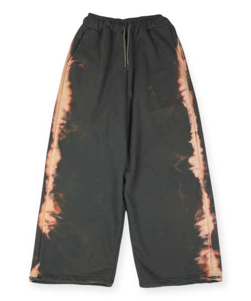 BORN SLIPPY(ボーンスリッピー)の「Addicted Side Line Sweat Pants (Charcoal)(スウェットパンツ・メンズ・その他・FREE)」の1枚目の写真
