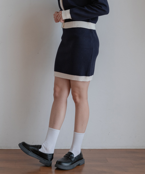 SELITIO(セレティオ)の「レディースラインポイントソフトニットスカートネイビー(スカート・レディース・ネイビー・SMALL/MEDIUM/LARGE)」の3枚目の写真