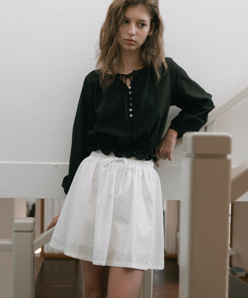 LAMINEZ(ラミネズ)の「シエルフレアスカートパンツ - アイボリー(その他パンツ・レディース・その他・FREE)」の2枚目の写真