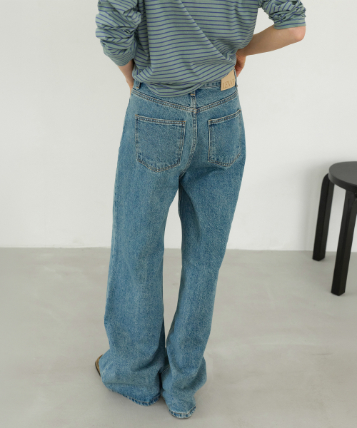 LEVAR(レバー)の「Relaxed Fit Denim - Blue(デニムパンツ・レディース・その他・M-Short/S-Short/XS-Short/M-Long/S-Long/XS-Long)」の2枚目の写真