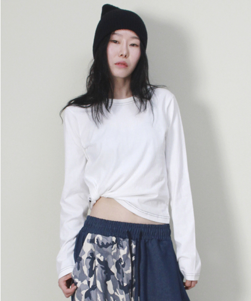 DEMARC(ドゥマーク)の「アウトステッチ配色セミクロップ長袖Tシャツアイボリー(Tシャツ/カットソー・レディース・その他・LARGE/MEDIUM)」の7枚目の写真