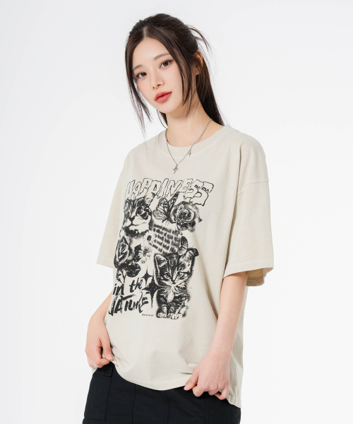 MOZMOZ(モズモズ)の「ハッピーキャット オーバーサイズ ピグメント 半袖Tシャツ ベージュ(Tシャツ/カットソー・レディース・その他・XXL/M/XL)」の4枚目の写真