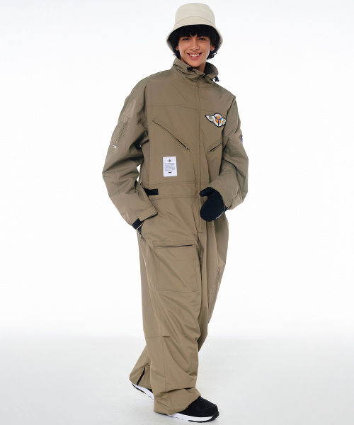 DOLL OUTERWEAR(ドラ アウターウェア)の「2425 ボルカン ボードウェア ワーク ジャンプスーツ カーキ 男女共用(つなぎ/オールインワン・レディース・その他・MEDIUM/X-SMALL/SMALL)」の2枚目の写真
