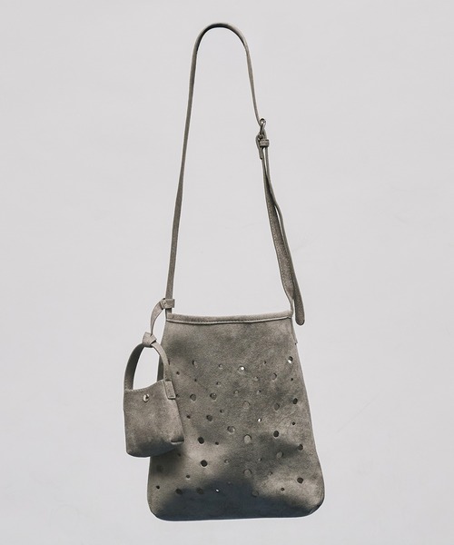 selle glant(セレグランテ)の「SUEDE LIKE DESIGN SHOULDER BAG/スエードライクデザインショルダーバッグ(ショルダーバッグ・メンズ・ブラック/グレー/キャメル/ダークブラウン・FREE)」の3枚目の写真