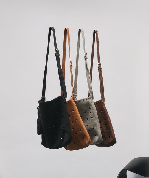 selle glant(セレグランテ)の「SUEDE LIKE DESIGN SHOULDER BAG/スエードライクデザインショルダーバッグ(ショルダーバッグ・メンズ・ブラック/グレー/キャメル/ダークブラウン・FREE)」の22枚目の写真