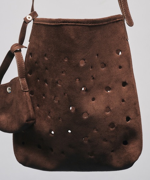 selle glant(セレグランテ)の「SUEDE LIKE DESIGN SHOULDER BAG/スエードライクデザインショルダーバッグ(ショルダーバッグ・メンズ・ブラック/グレー/キャメル/ダークブラウン・FREE)」の12枚目の写真