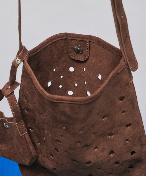 selle glant(セレグランテ)の「SUEDE LIKE DESIGN SHOULDER BAG/スエードライクデザインショルダーバッグ(ショルダーバッグ・メンズ・ブラック/グレー/キャメル/ダークブラウン・FREE)」の13枚目の写真