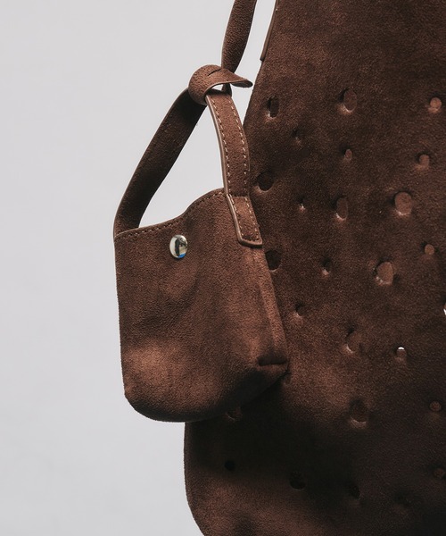 selle glant(セレグランテ)の「SUEDE LIKE DESIGN SHOULDER BAG/スエードライクデザインショルダーバッグ(ショルダーバッグ・メンズ・ブラック/グレー/キャメル/ダークブラウン・FREE)」の14枚目の写真