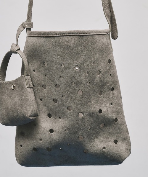 selle glant(セレグランテ)の「SUEDE LIKE DESIGN SHOULDER BAG/スエードライクデザインショルダーバッグ(ショルダーバッグ・メンズ・ブラック/グレー/キャメル/ダークブラウン・FREE)」の17枚目の写真