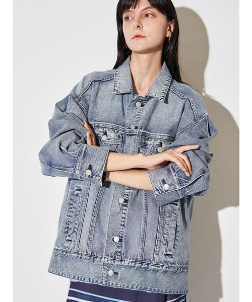 ELENDEEK(エレンディーク)の「バックフォルムルーズデニムジャケット(デニムジャケット・レディース・ライトブルー/インディゴブルー・FREE)」の1枚目の写真