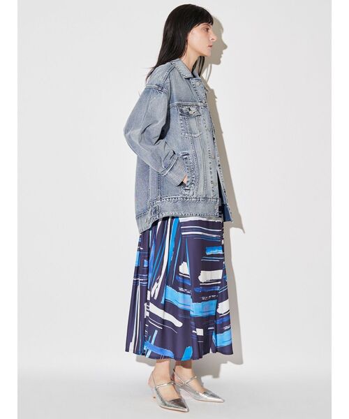 ELENDEEK(エレンディーク)の「バックフォルムルーズデニムジャケット(デニムジャケット・レディース・ライトブルー/インディゴブルー・FREE)」の11枚目の写真