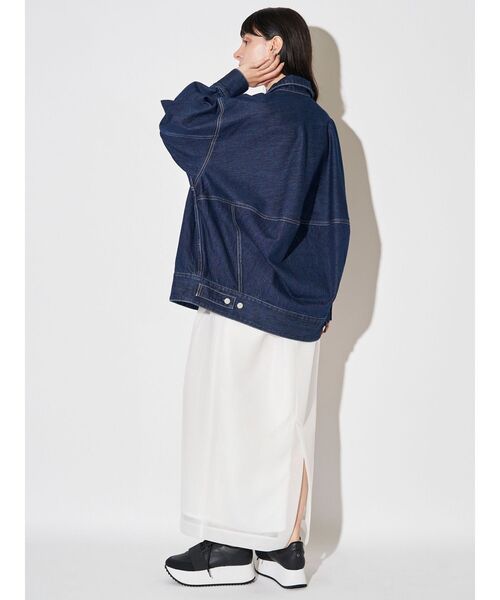 ELENDEEK(エレンディーク)の「バックフォルムルーズデニムジャケット(デニムジャケット・レディース・ライトブルー/インディゴブルー・FREE)」の20枚目の写真