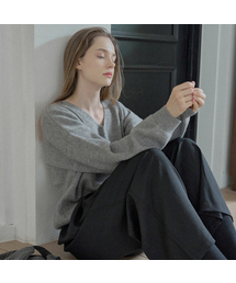 AVANT-G（アバン）の「V-neck Oversized Knit Pullover - GREY（ニット/セーター）」