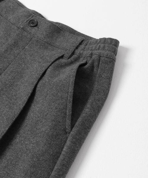 ITEMS URBANRESEARCH(アイテムズ アーバンリサーチ)の「『洗濯可』360° stretch スラックス(その他パンツ・メンズ・ブラック/グレー・MEDIUM/LARGE)」の8枚目の写真