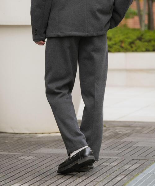 ITEMS URBANRESEARCH(アイテムズ アーバンリサーチ)の「『洗濯可』360° stretch スラックス(その他パンツ・メンズ・ブラック/グレー・MEDIUM/LARGE)」の15枚目の写真