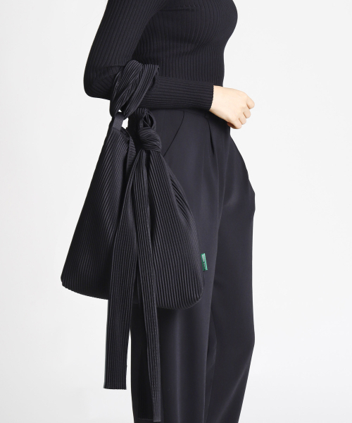 GREEN STUFF（グリーンスタッフ）の「knot bag 58 - pleats black（ショルダーバッグ・レディース・その他・FREE）」の7枚目の写真