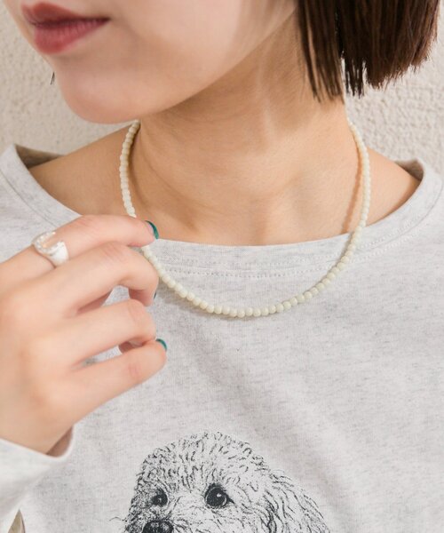 mystic(ミスティック)の「カラービーズネックレス(リング・レディース・アイボリー/レッド・ONE SIZE)」の2枚目の写真