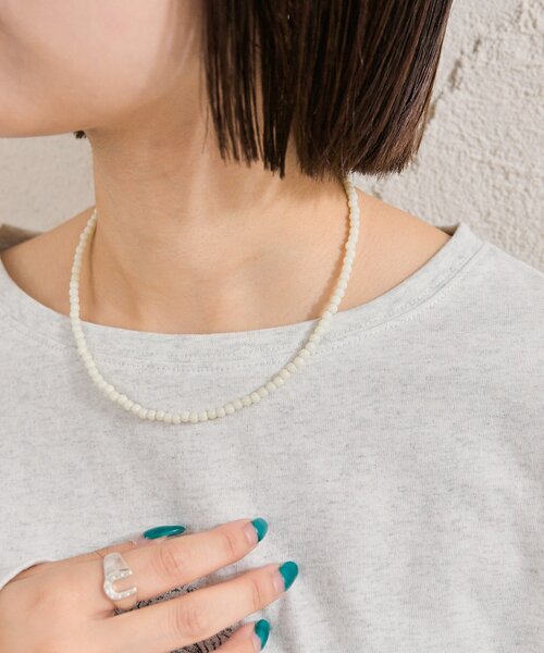 mystic(ミスティック)の「カラービーズネックレス(リング・レディース・アイボリー/レッド・ONE SIZE)」の5枚目の写真