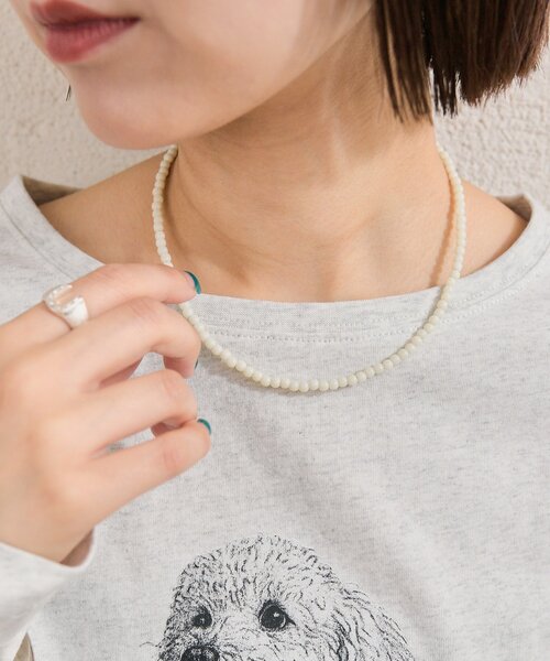 mystic(ミスティック)の「カラービーズネックレス(リング・レディース・アイボリー/レッド・ONE SIZE)」の6枚目の写真