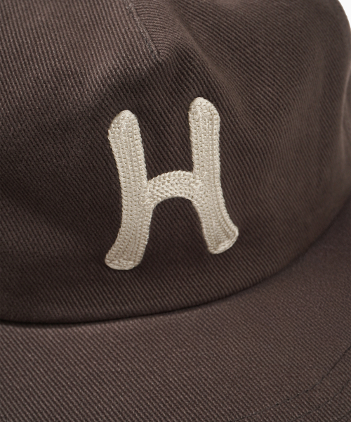 HELLO SUNRISE（ハローサンライズ）の「H Logo Chain EMB RX fit 5P Cap_Khaki Gray（キャップ・レディース・アッシュグレー・OS）」の3枚目の写真
