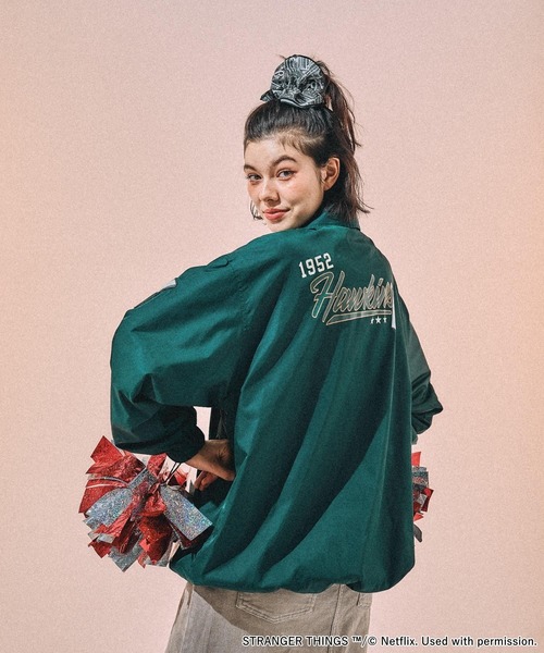 niko and...（ニコアンド）の「【STRANGER THINGS】コラボカラビナ付きシュシュ（シュシュ・レディース・オレンジ/ブラック/グレー・0）」の8枚目の写真