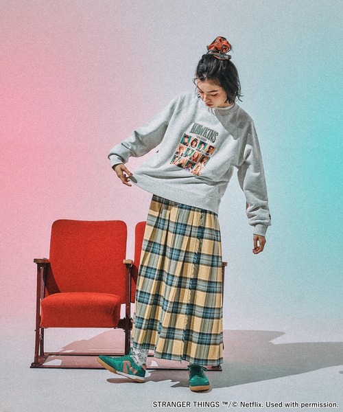 niko and...（ニコアンド）の「【STRANGER THINGS】コラボカラビナ付きシュシュ（シュシュ・レディース・オレンジ/ブラック/グレー・0）」の19枚目の写真