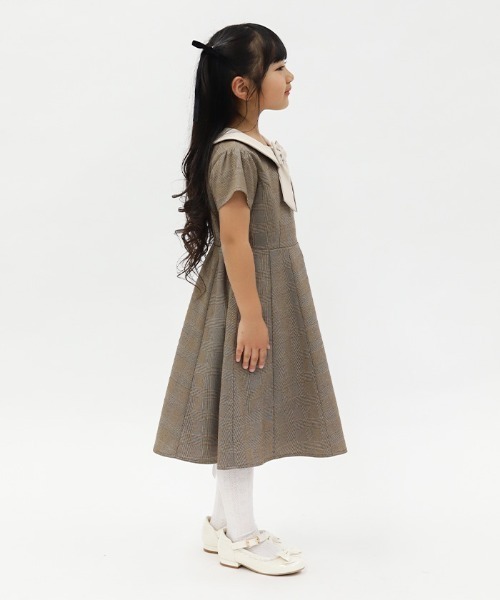 axes femme（アクシーズファム）の「リボンセット丸襟ワンピース（ワンピース・キッズ・ネイビー/ブラウン・MEDIUM/LARGE/X-LARGE）」の4枚目の写真