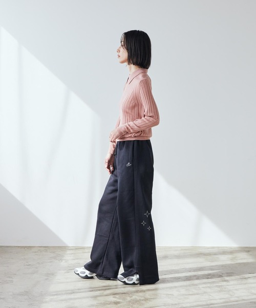 NIKE(ナイキ)の「ナイキ スポーツウェア フェニックス フリース ウィメンズ ハイウエスト ワイドレッグ パンツ / Nike Sportswear Phoenix Fleece Women's High-Waisted Wide-Leg Pants IQ1255-010 Black(スウェットパンツ・レディース・ブラック・XL/L/M/S/XS)」の4枚目の写真