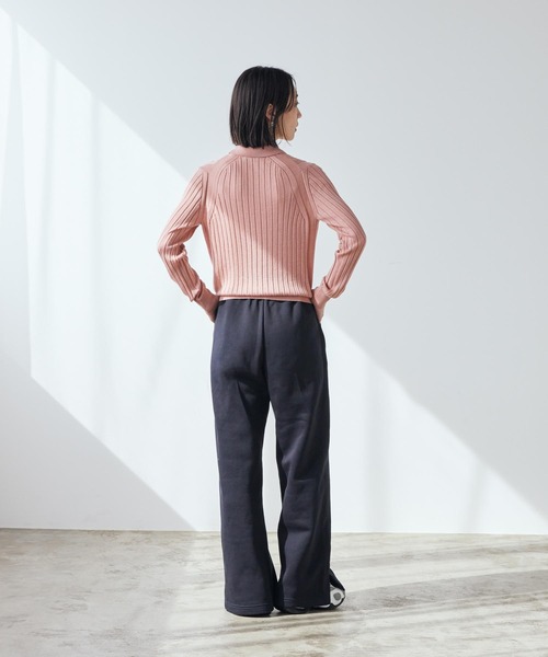 NIKE(ナイキ)の「ナイキ スポーツウェア フェニックス フリース ウィメンズ ハイウエスト ワイドレッグ パンツ / Nike Sportswear Phoenix Fleece Women's High-Waisted Wide-Leg Pants IQ1255-010 Black(スウェットパンツ・レディース・ブラック・XL/L/M/S/XS)」の5枚目の写真