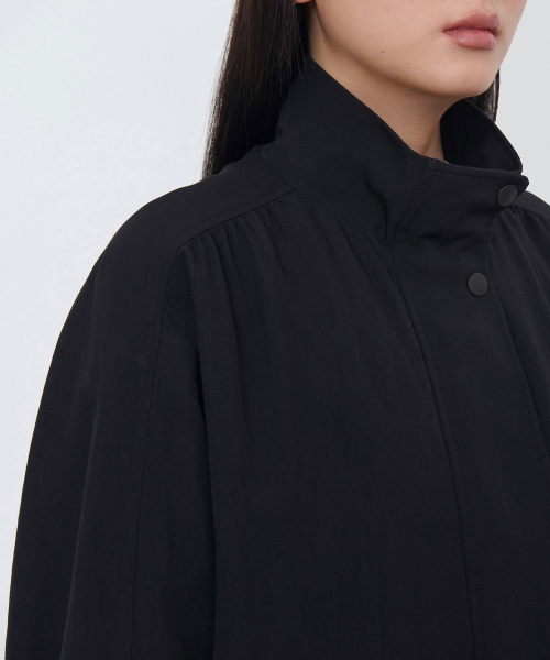 MUSINSA STANDARD WOMAN（ムシンサスタンダードウーマン）の「ウィメンズ RN ハイネックシャーリングブルゾンジャケット [ブラック]（ブルゾン・レディース・その他・S/M/L）」の5枚目の写真