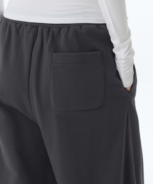 MUSINSA STANDARD WOMAN（ムシンサスタンダードウーマン）の「ウィメンズディープタックバリアブルワイドラウンジスウェットパンツ[ダークグレー]（スウェットパンツ・レディース・その他・X-SMALL/SMALL/MEDIUM/LARGE）」の6枚目の写真