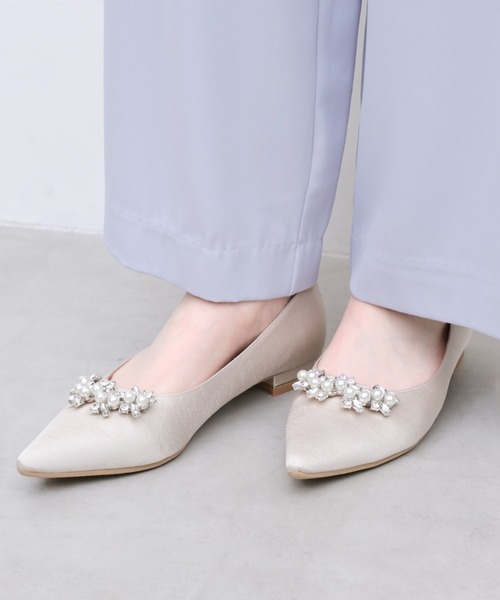 Launa lea(ラウナレア)の「【26春夏新作】パールビジューフラットパンプス(0618)(パンプス・レディース・ブラック系その他/ライトグレー/ブルー系その他/ピンクベージュ・24.0cm/24.5cm/25.0cm/25.5cm/22.0cm/22.5cm/23.0cm/23.5cm)」の1枚目の写真