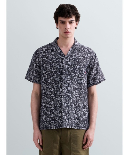 REPLAY(リプレイ)の「リーフプリントリラックスフィットシャツ(シャツ/ブラウス・メンズ・ダークブルー・X-LARGE/LARGE/MEDIUM/SMALL)」の1枚目の写真