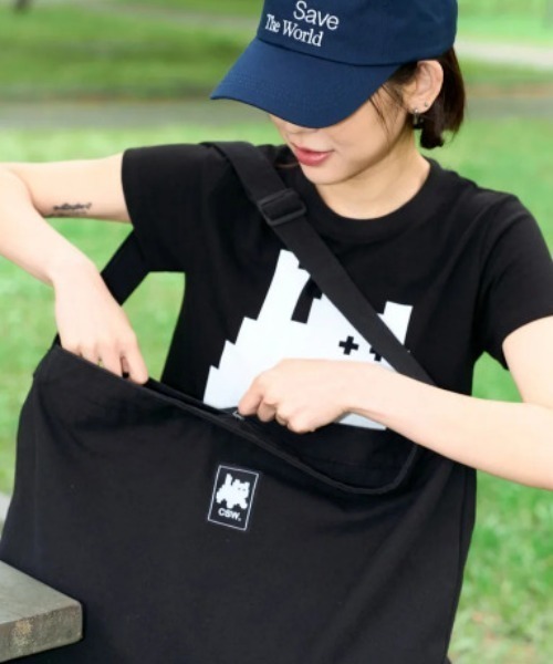 CATSAVETHEWORLD(キャットセーブザワールド)の「◇CATSAVETHEWORLD◇ブランド直輸入正規品/アーティキャンバスショルダーバッグクロスバッグ ARTI CANVAS SHOULDER BAG(ショルダーバッグ・レディース・カーキ/アイボリー/ブラック・FREE)」の6枚目の写真