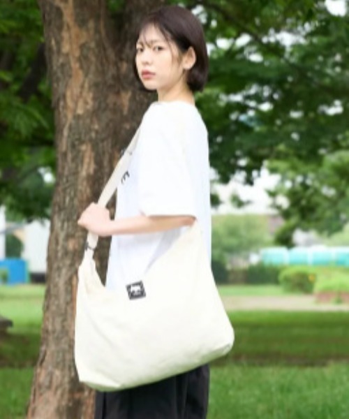 CATSAVETHEWORLD(キャットセーブザワールド)の「◇CATSAVETHEWORLD◇ブランド直輸入正規品/アーティキャンバスショルダーバッグクロスバッグ ARTI CANVAS SHOULDER BAG(ショルダーバッグ・レディース・カーキ/アイボリー/ブラック・FREE)」の11枚目の写真