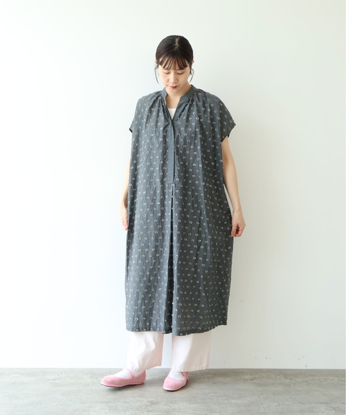 yuni(ユニ )の「Cotton/Nylon ラメジャカード kaftan ワンピース(ワンピース・レディース・グレー/ピンク/ネイビー・FREE)」の5枚目の写真