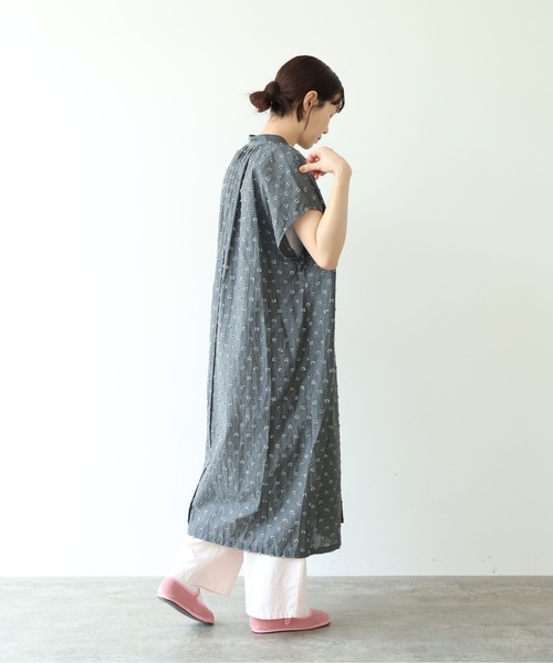 yuni(ユニ )の「Cotton/Nylon ラメジャカード kaftan ワンピース(ワンピース・レディース・グレー/ピンク/ネイビー・FREE)」の10枚目の写真